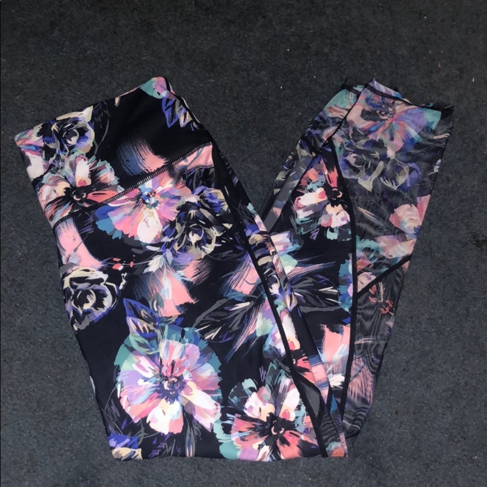 Fabletics cropped leggings